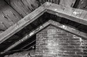 Carpenter marks cut into common rafters using a saw; ca. 1796-18